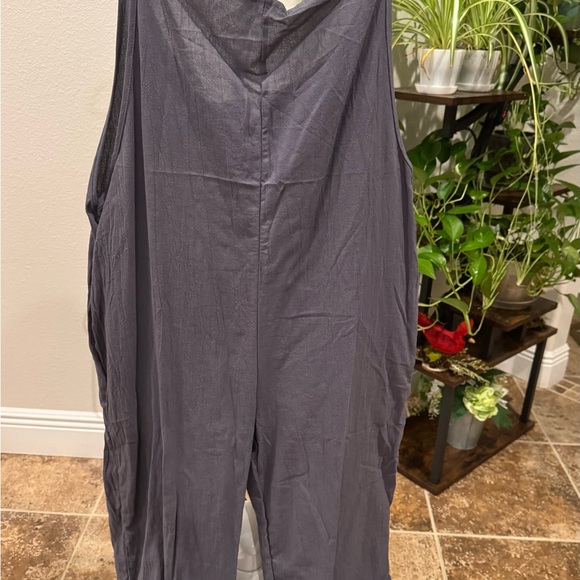 Elegant Gray Women's Jumpsuit - Picture 1 of 3